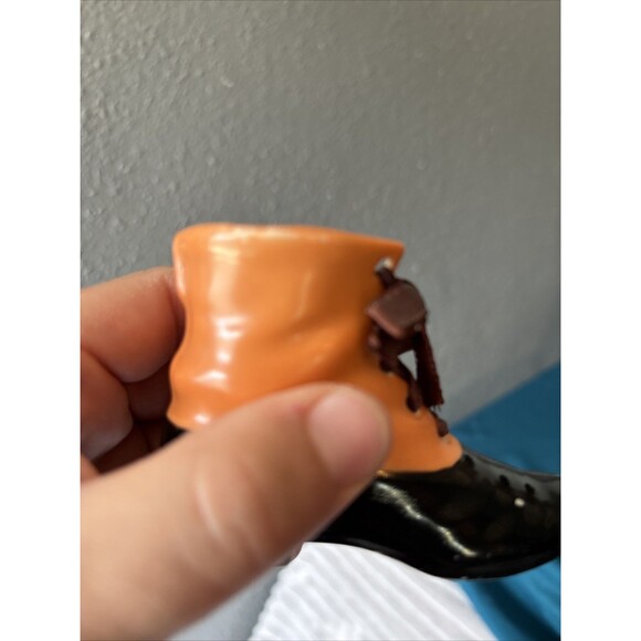 Victoria Carlsbad Austrian Porcelain 2 - "Shoes of Glass" Collection - Picture 12 of 14